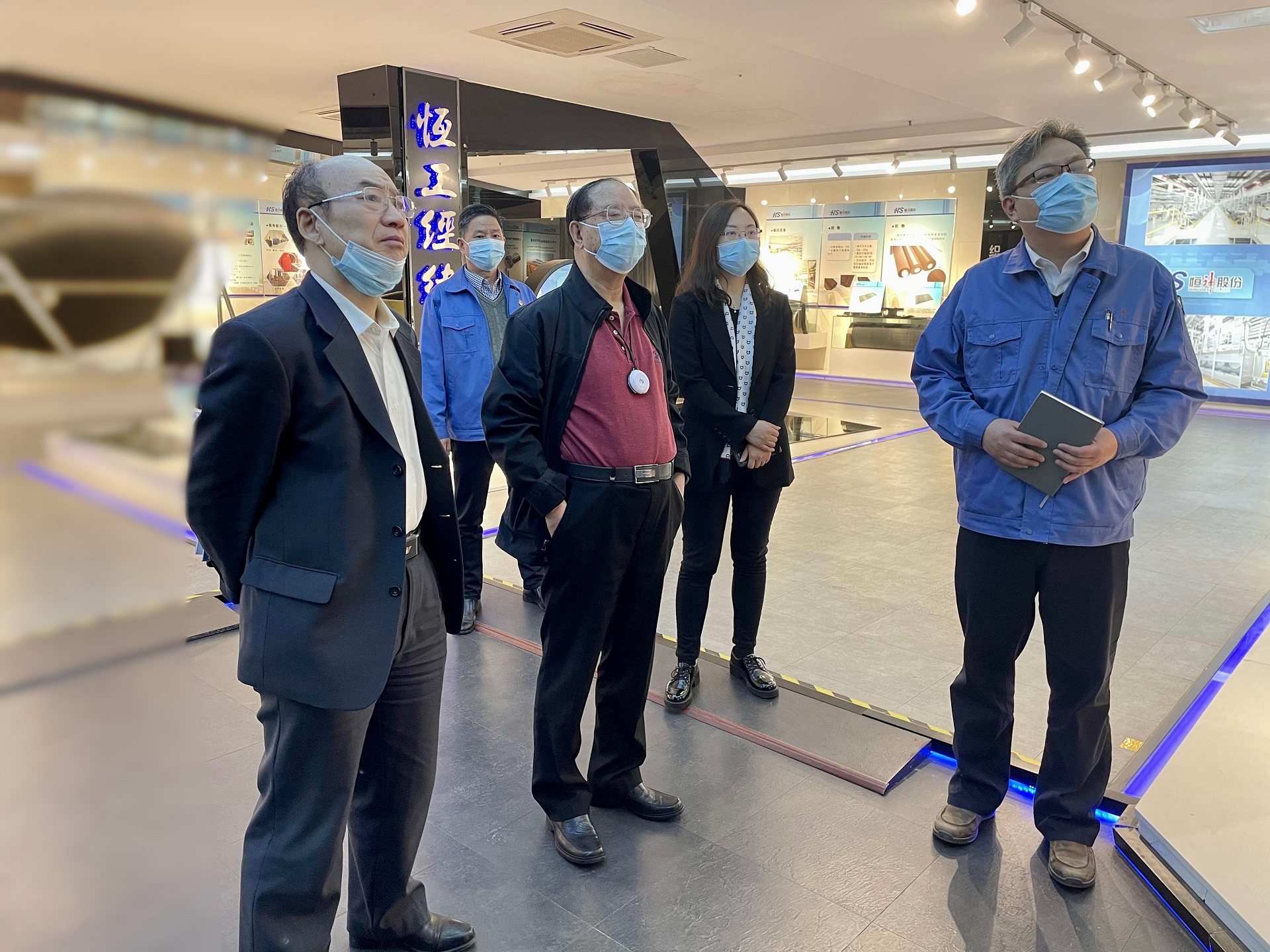 中国开发区协会会长师荣耀一行莅临多宝网页版股份调研指导工作.jpg